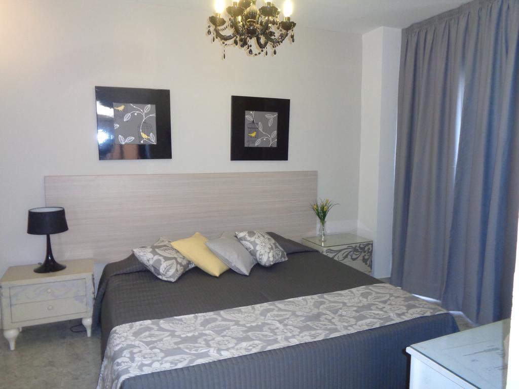 Irene'S Apartments Лимасол Стая снимка