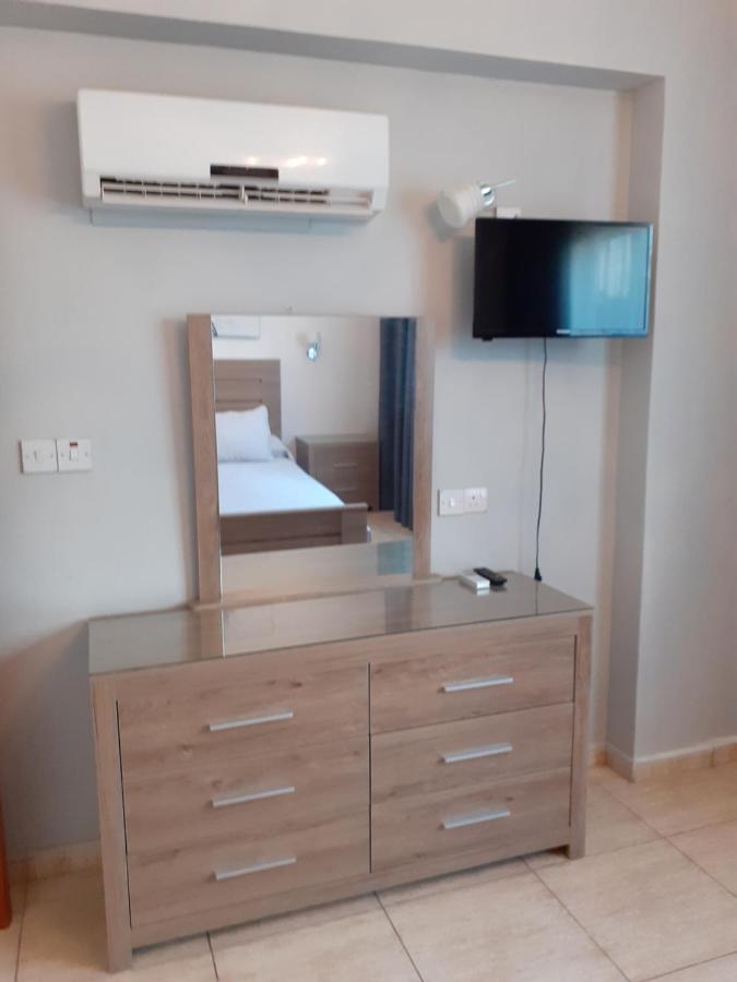 Irene'S Apartments Лимасол Екстериор снимка