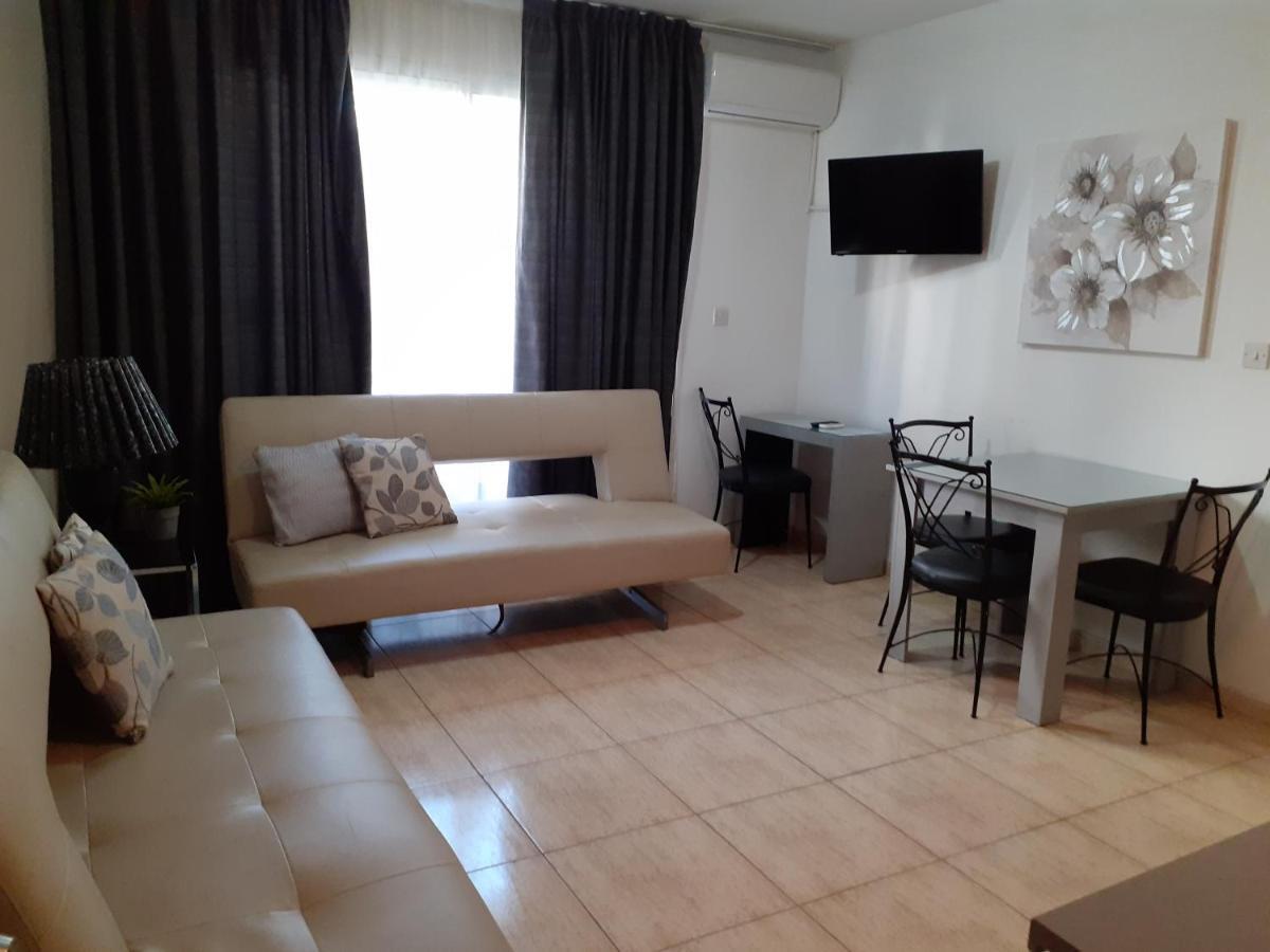 Irene'S Apartments Лимасол Екстериор снимка