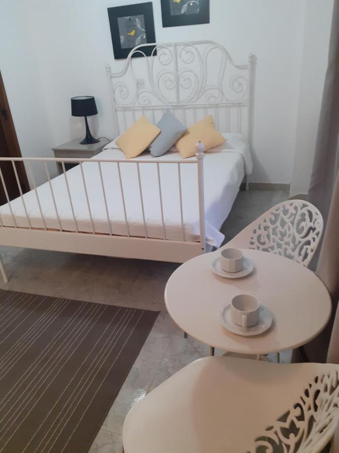 Irene'S Apartments Лимасол Екстериор снимка